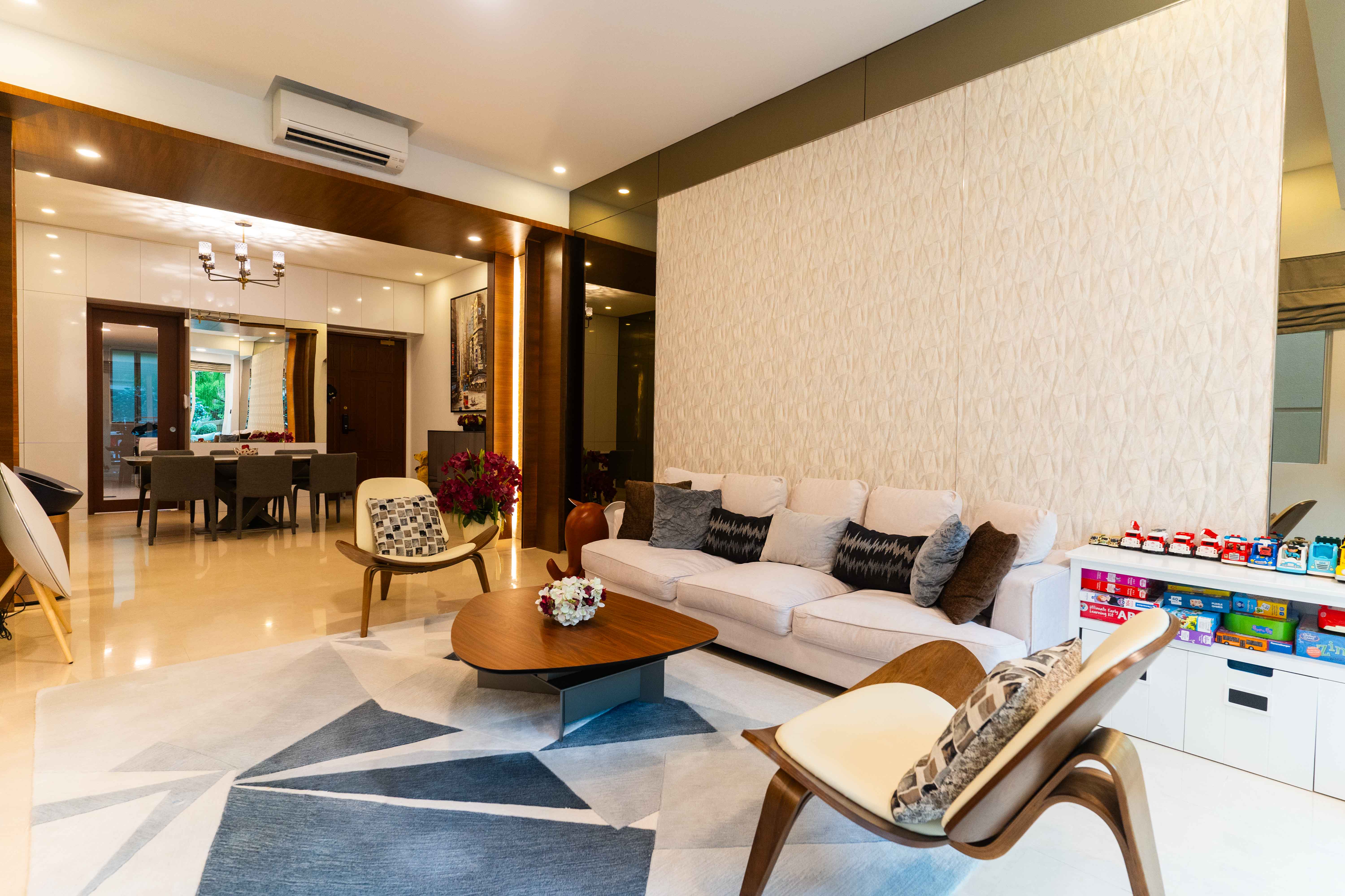View of Duchess Crest: Condominium | Luxurious Interior, Within 1km from Elite ...